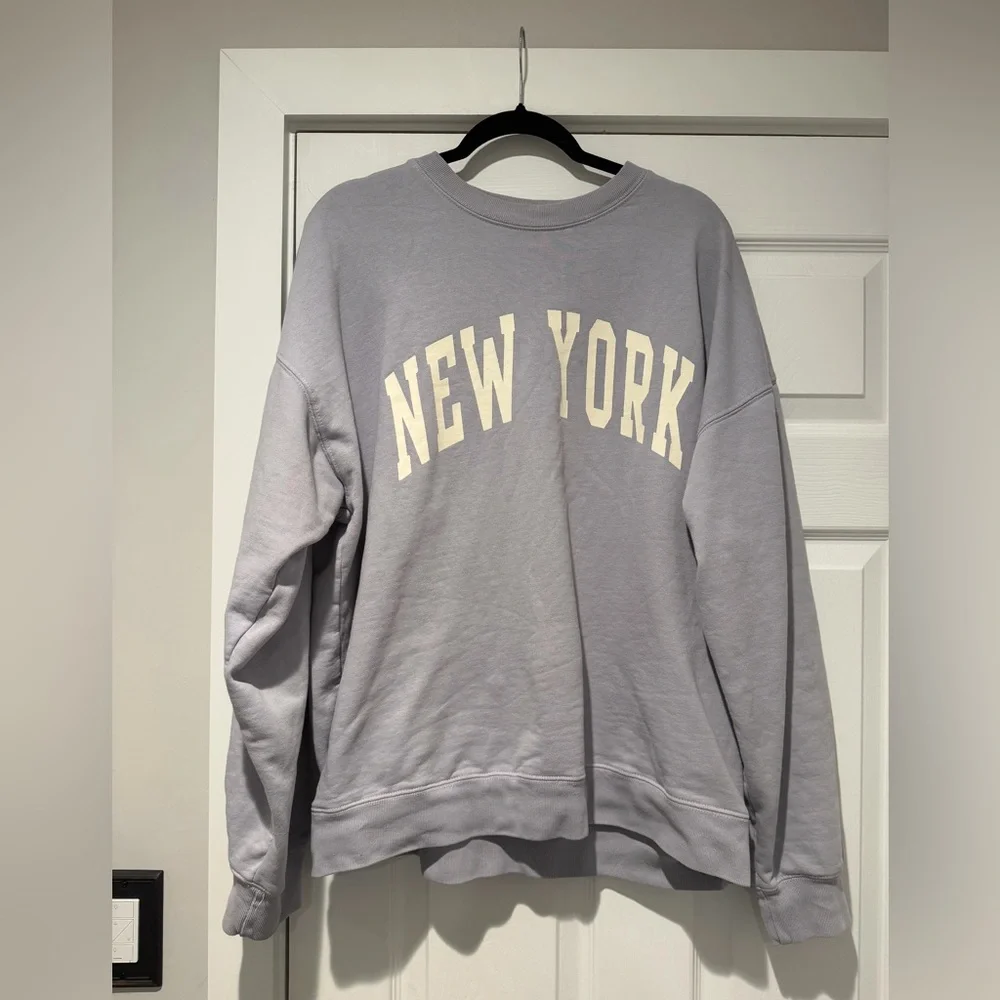 Auth.✅ Brandy Melville Gray/Light Purple “New York” Crewneck Size L/XL💜🩶